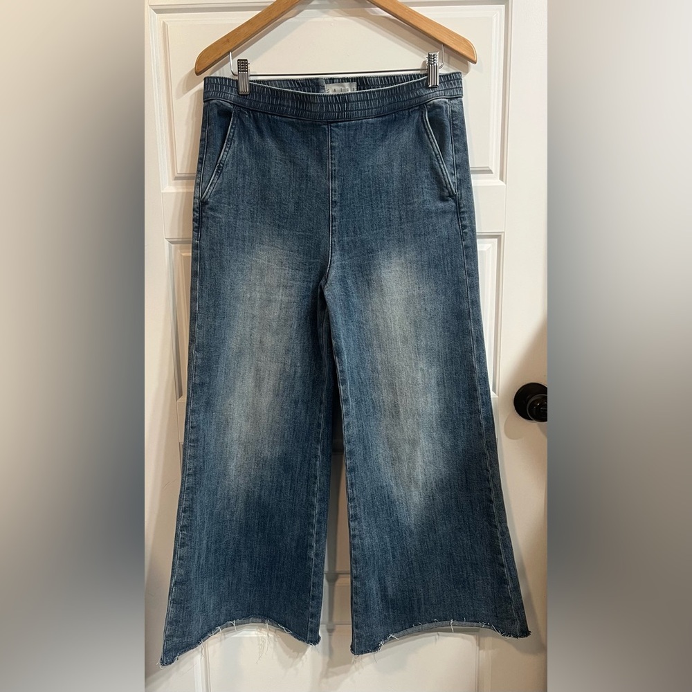 Saige Stylish Blue Wide-Leg Jeans